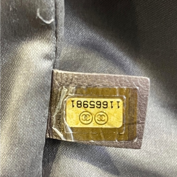 CHANEL Authentic Tote Handbag - Picture 3 of 10